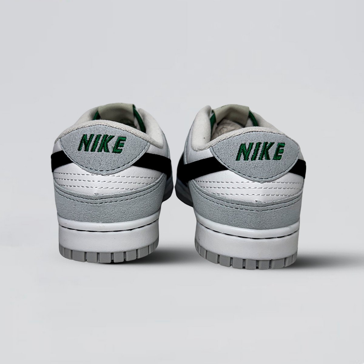 NK Dunk Low Branco/Preto/Cromo