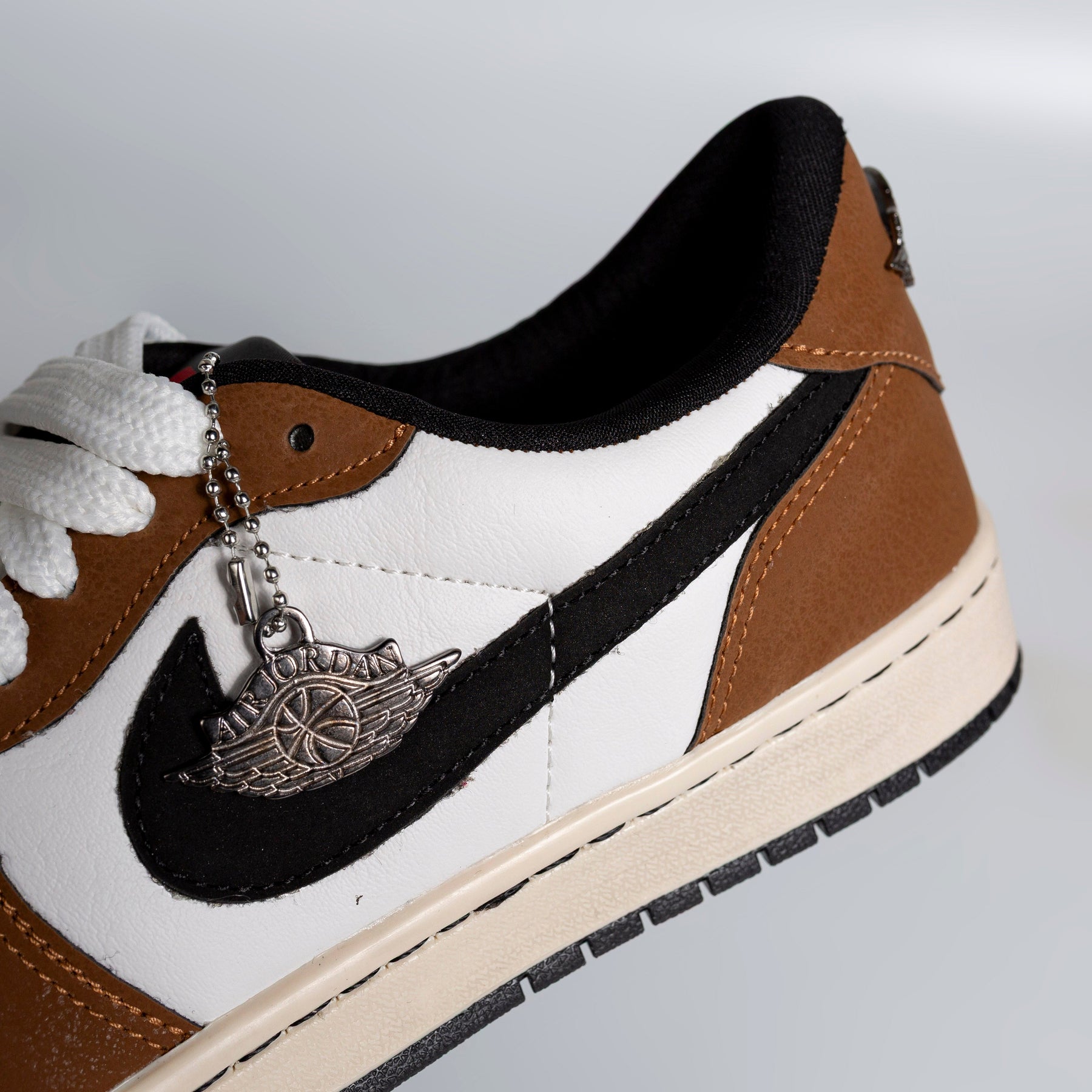 NK Air Jordan Low New Mocha (POUCAS UNIDADES)