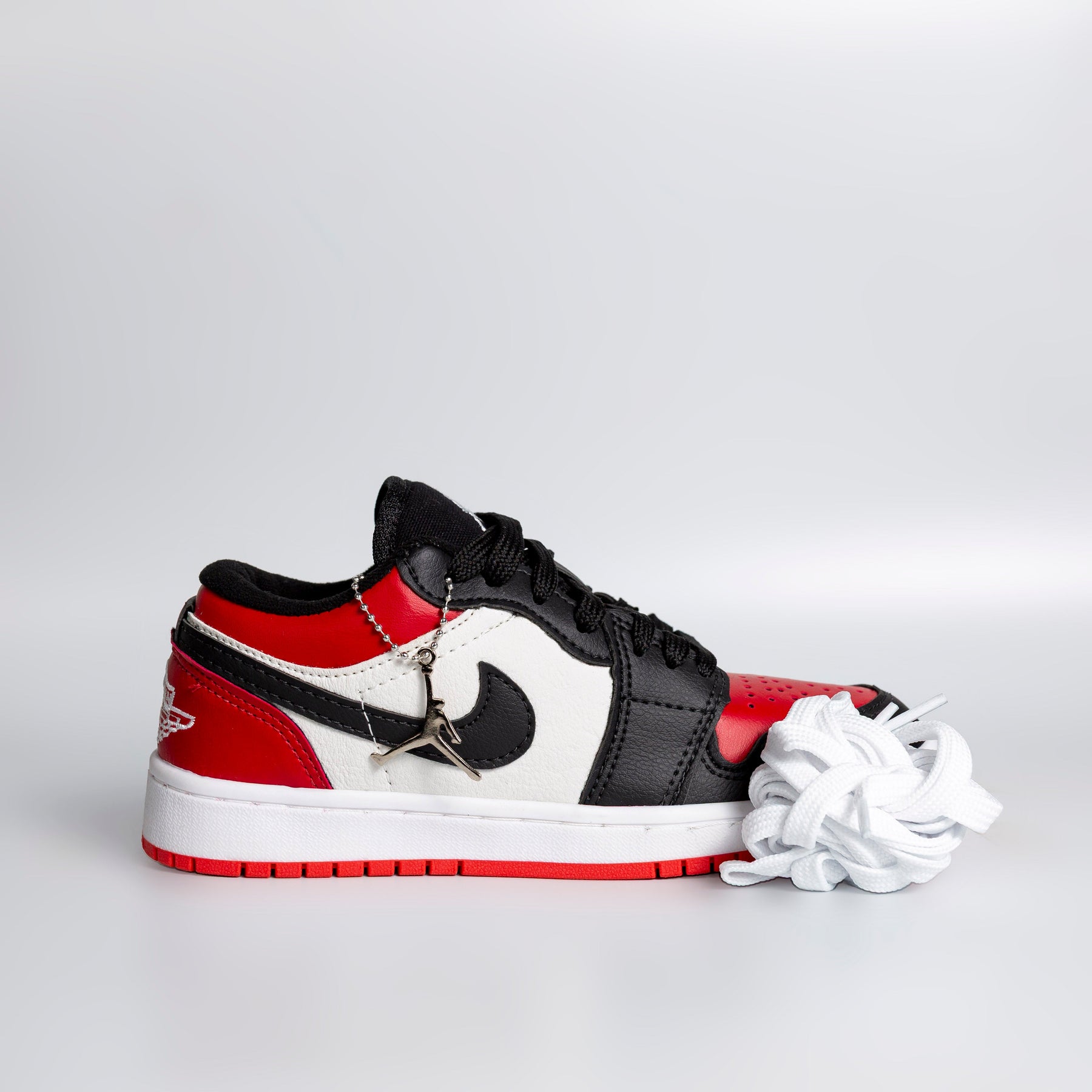 NK Air Jordan Bred toe