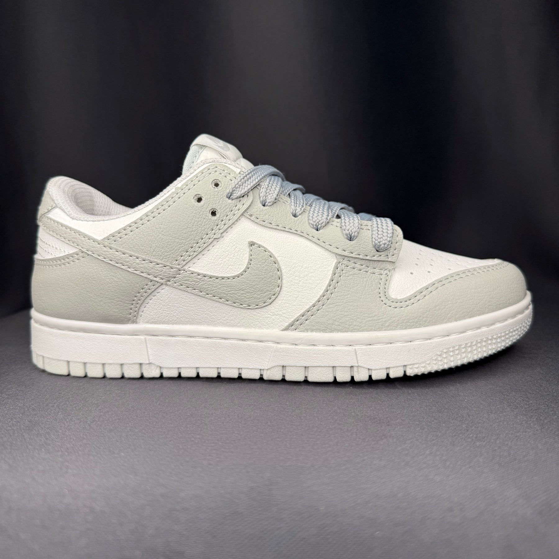 DK Low Grey Fog Cinza