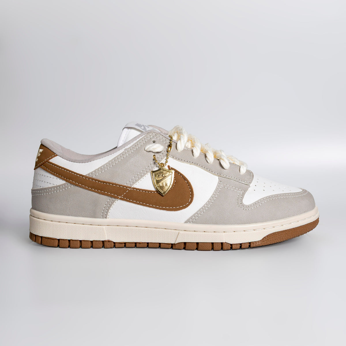 NK Dunk low Premium Bege caramelo Medalha