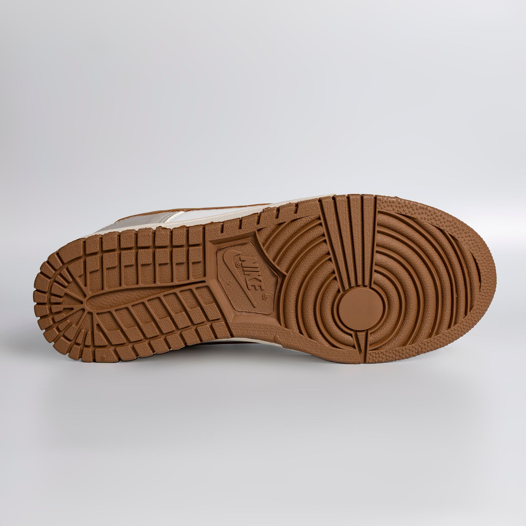 NK Dunk low Premium Bege caramelo Medalha