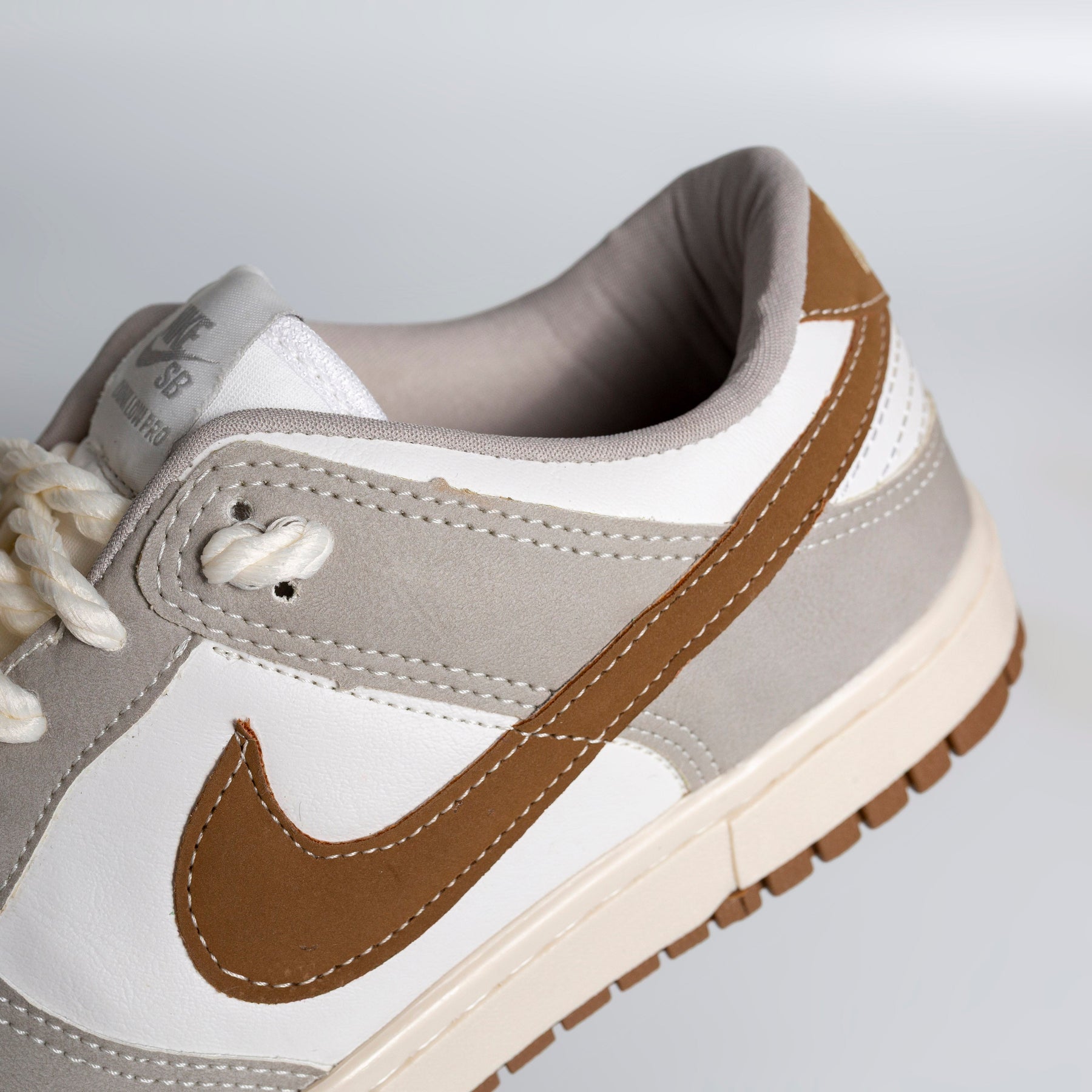 NK Dunk low Premium Bege caramelo Medalha