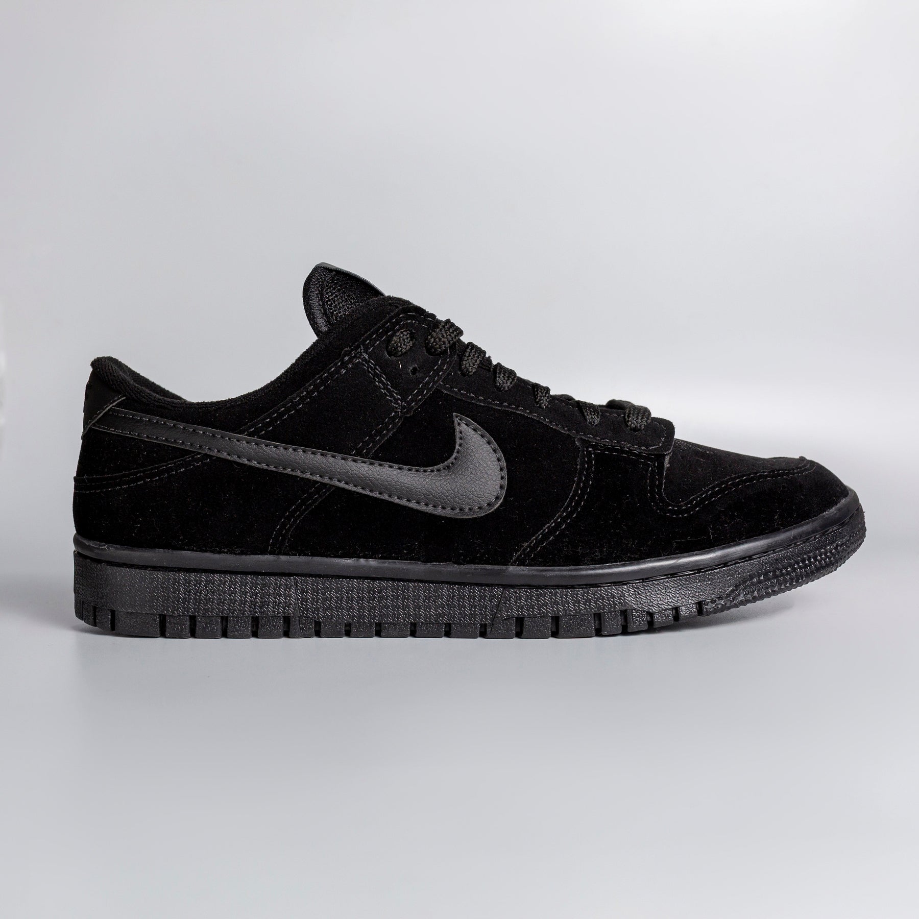 NK Dunk Low Triple Black