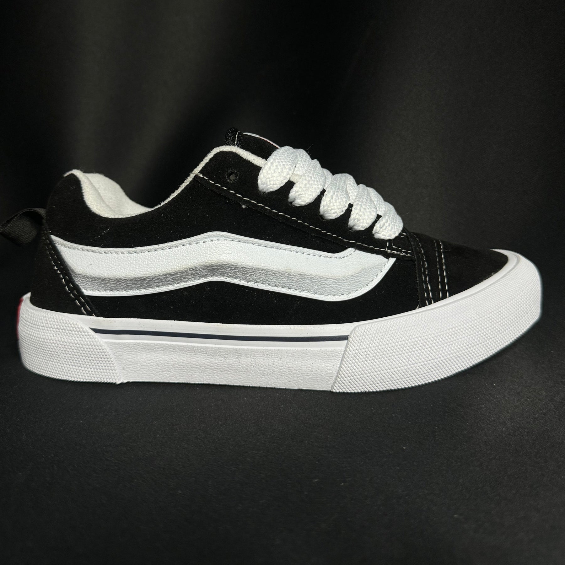 VNS Knu Preto & Branco