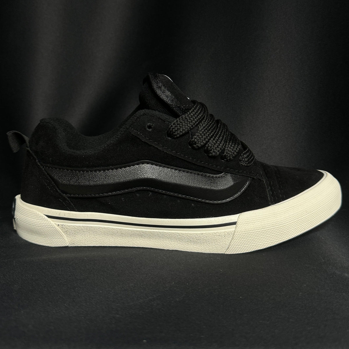 VNS Knu Preto & Bege