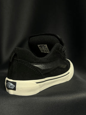 VNS Knu Preto & Bege