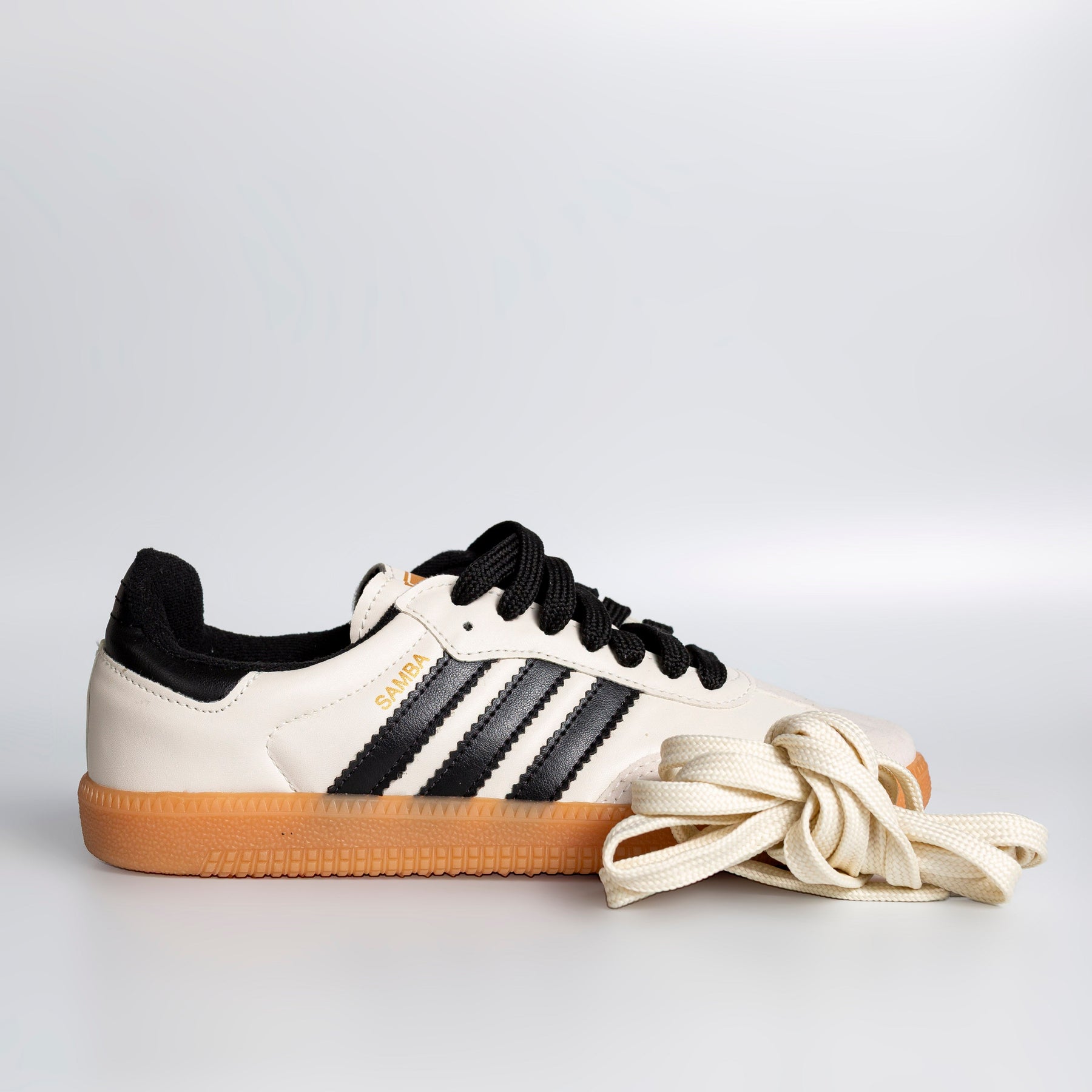 ADDS Samba Off white