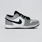 NK Air Jordan Smoke Cinza/Branco/Preto