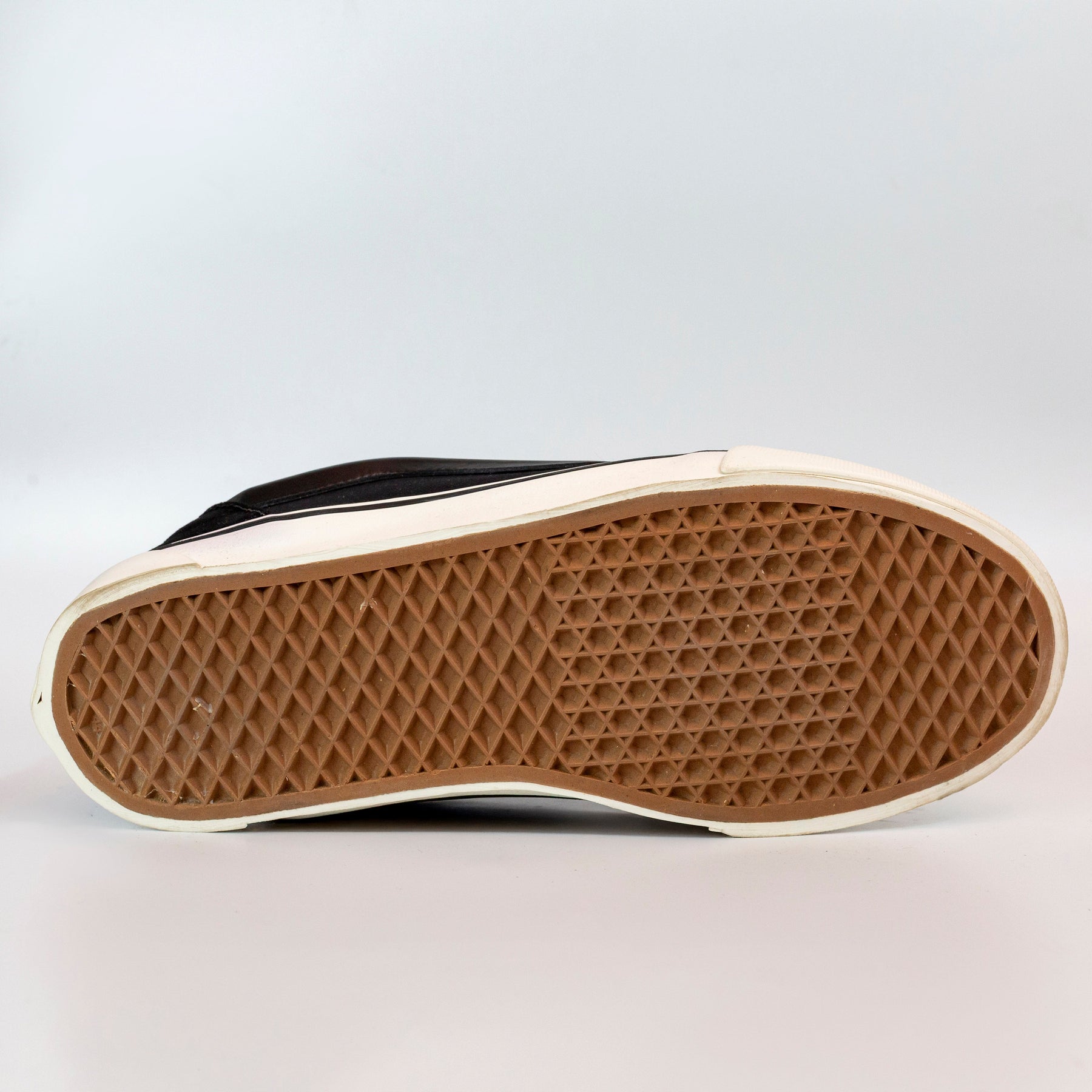 VNS Knu Black Cream (ÚLTIMOS PARES)