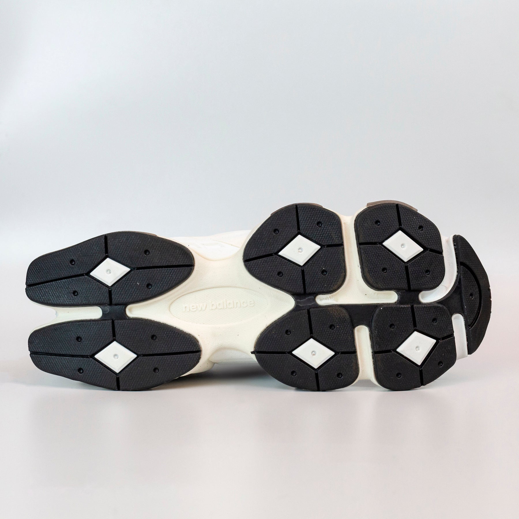 NB 9060 Preto e Branco