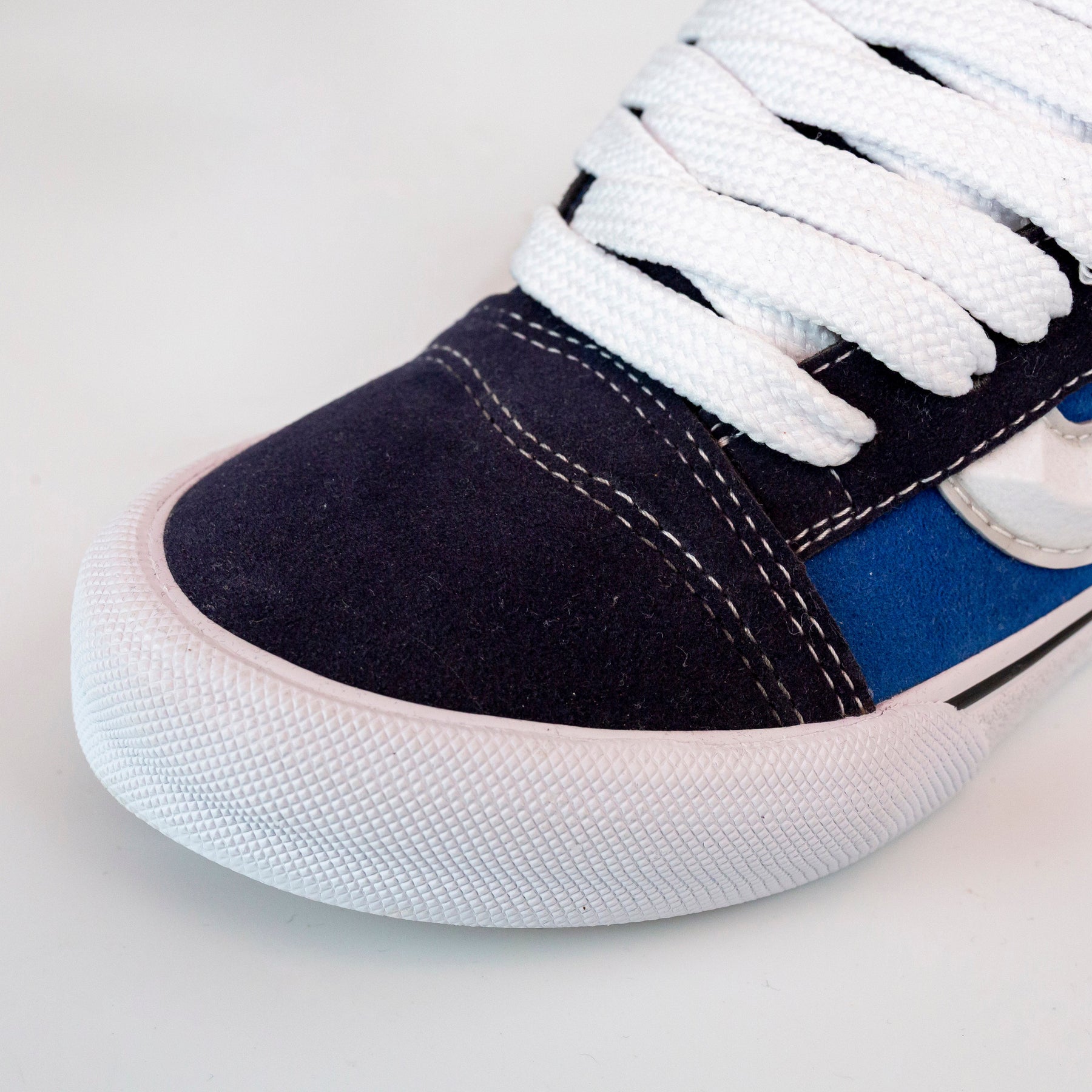 VNS Knu Blue (ÚLTIMOS PARES)