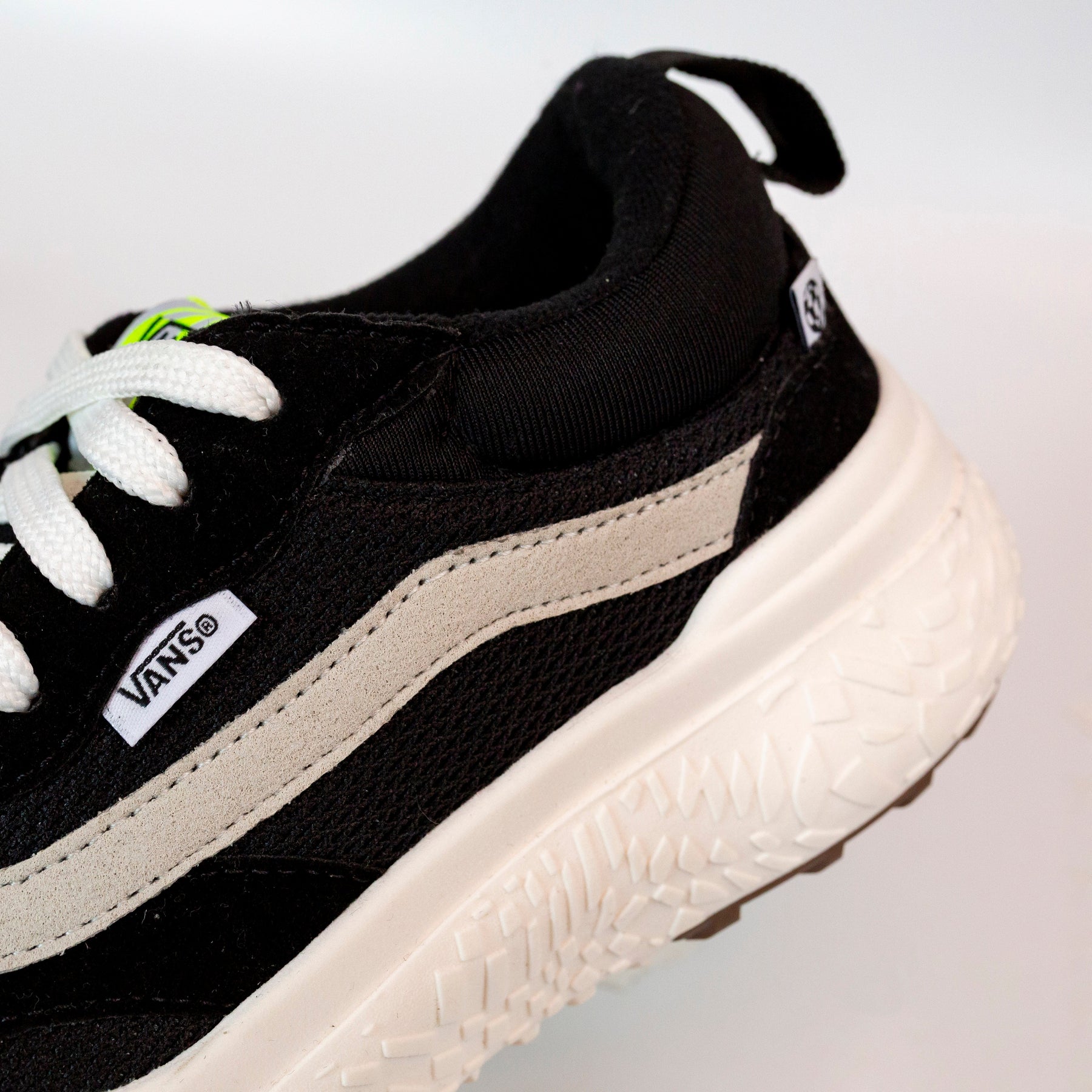 VNS Neo Black White (ÚLTIMOS PARES)